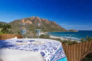 immagine calici su veranda villa in sardegna gallery italiano